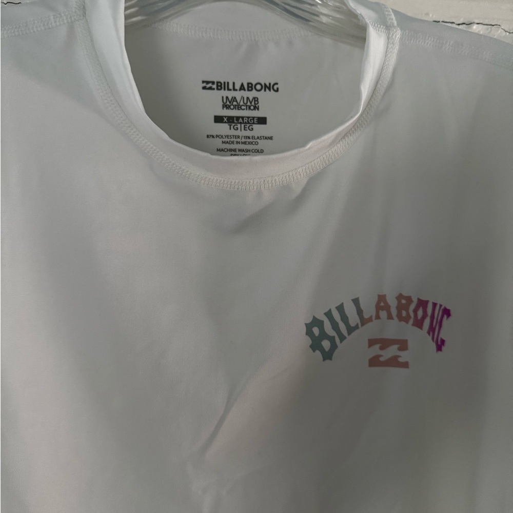 Billabong Long Sleeve Sun shirt/rashguard. Classic Style. Color: white. Size XL - Picture 3 of 5